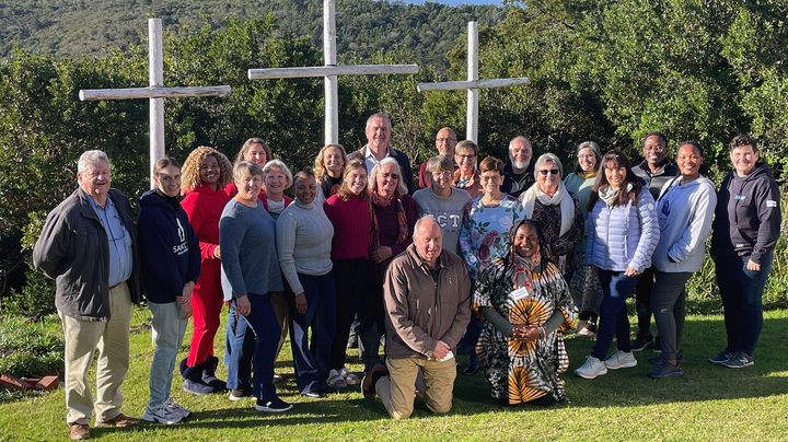 Gruppenbild der Teilnehmenden einer Fortbildungstagung für ehrenamtliche Prediger*innen in Südafrika.